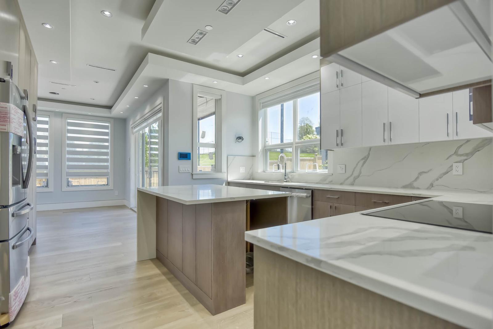 LargeKitchen